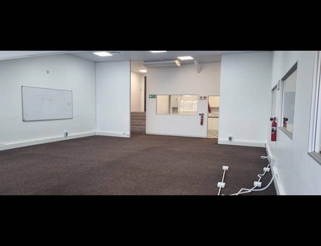 BUSINESS PROPERTY TO RENT IN MOWBRAY